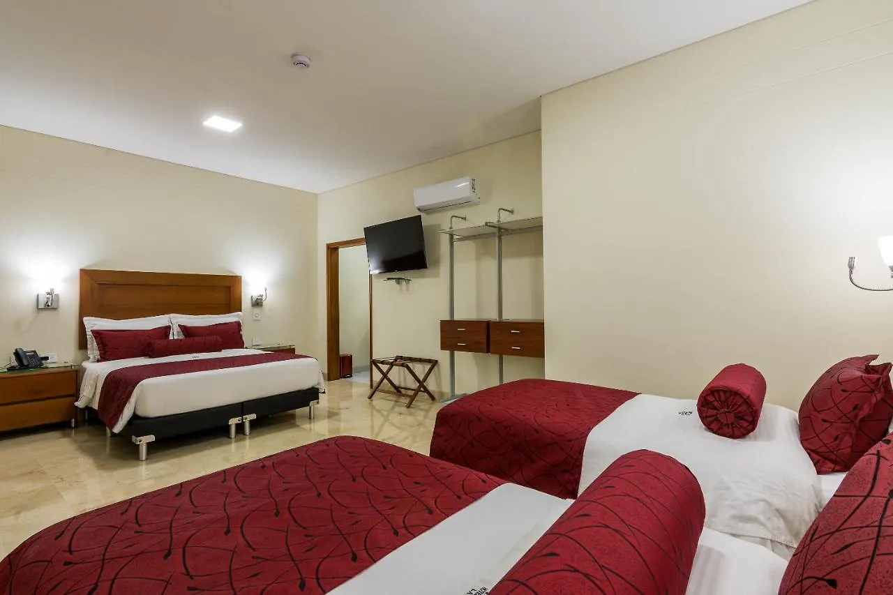 Hotel Dorado La 70 Medellín 4*,